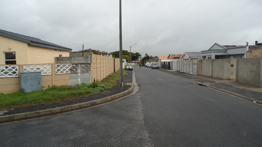 2 Bedroom Property for Sale in Pelican Park Western Cape